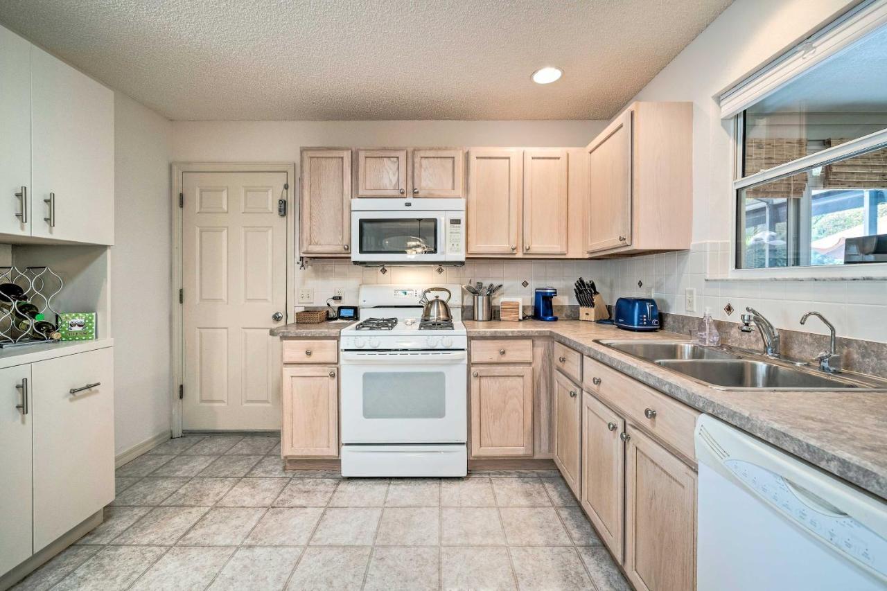 Home In The Villages With Lanai And Private Hot Tub! Exterior foto